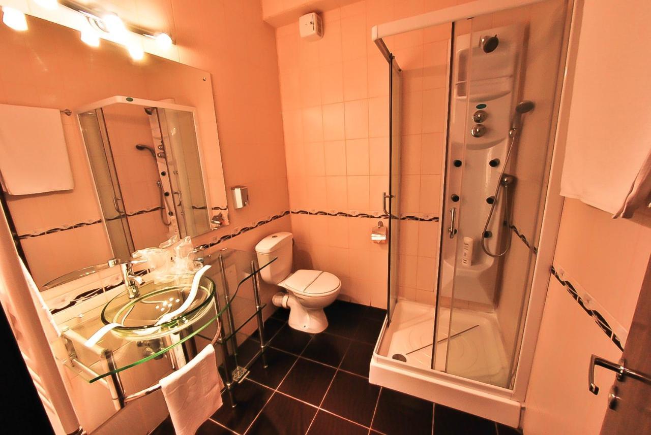 Hotel Magic Gt Trivale Питешти Экстерьер фото