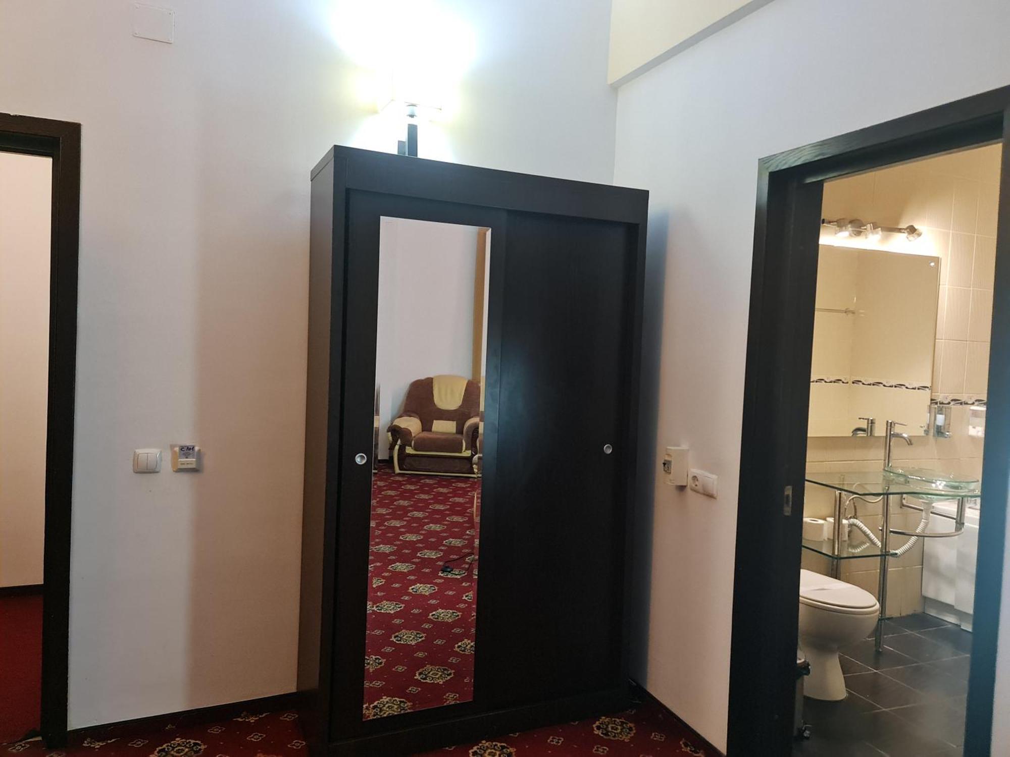 Hotel Magic Gt Trivale Питешти Экстерьер фото