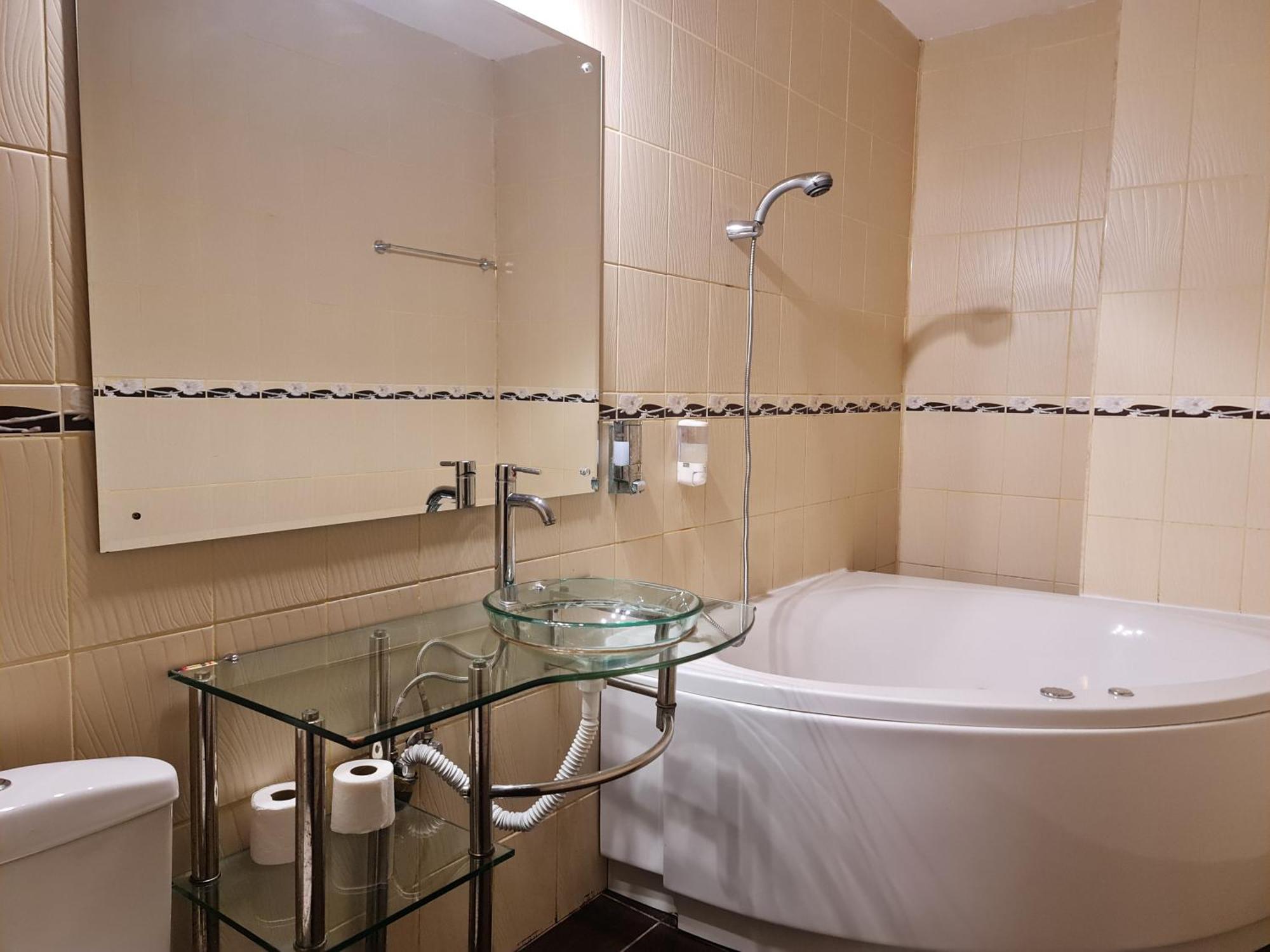 Hotel Magic Gt Trivale Питешти Экстерьер фото