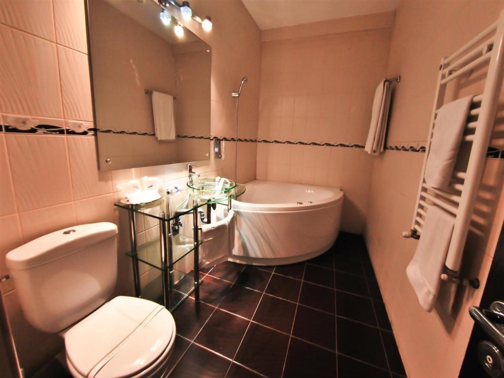 Hotel Magic Gt Trivale Питешти Номер фото